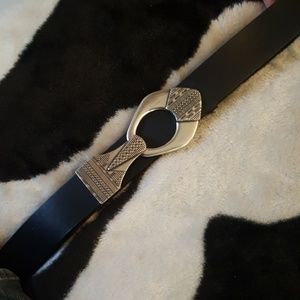 Chicos black metal clasp belt medium up to XL